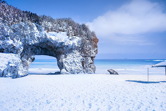 Photoshopの新機能で沖縄を冬にできるか