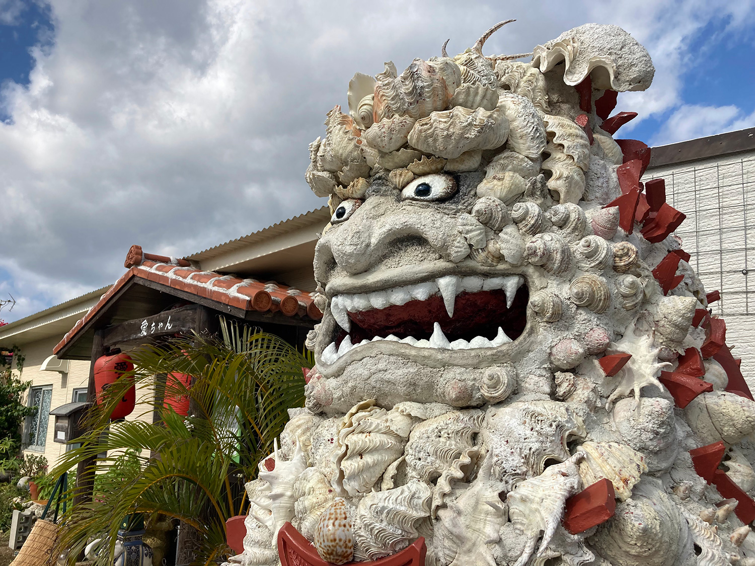 愛ちゃん食堂のシーサーがすごい - 沖縄B級ポータル - DEEokinawa（で