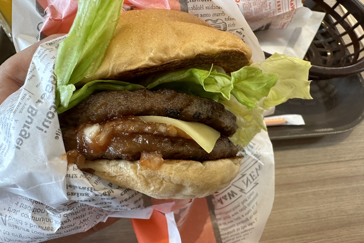 期間限定でエンダーの創業当時のハンバーガーが食べられる！ - 沖縄B級