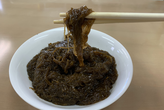 モズクを麺に見立てて食べてみよう - 沖縄B級ポータル - DEEokinawa ...
