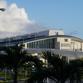 もう一度よく那覇空港国内線ターミナルを見てみよう