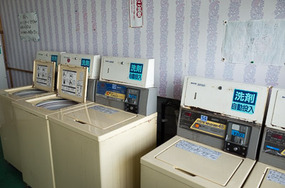 laundromat_33.jpg