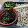 モズクを麺に見立てて食べてみよう