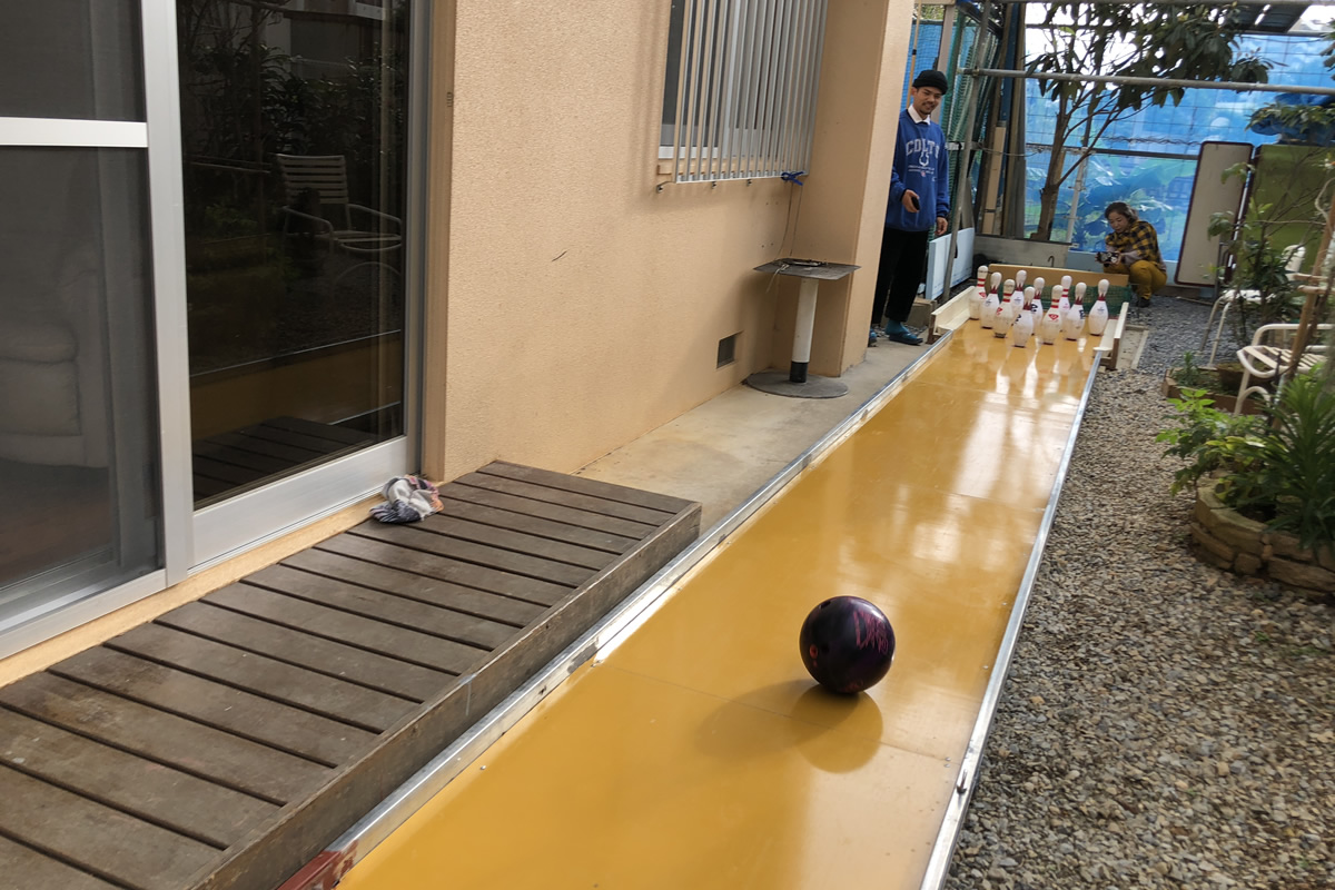 ボウリング好きすぎて自宅の庭にレーンを作った町田さん 80 沖縄b級ポータル Deeokinawa でぃーおきなわ