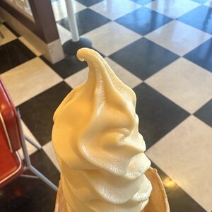 なあ、ちょっと聞いてくれ。ブルーシールのバニラソフトクリームはうますぎないか